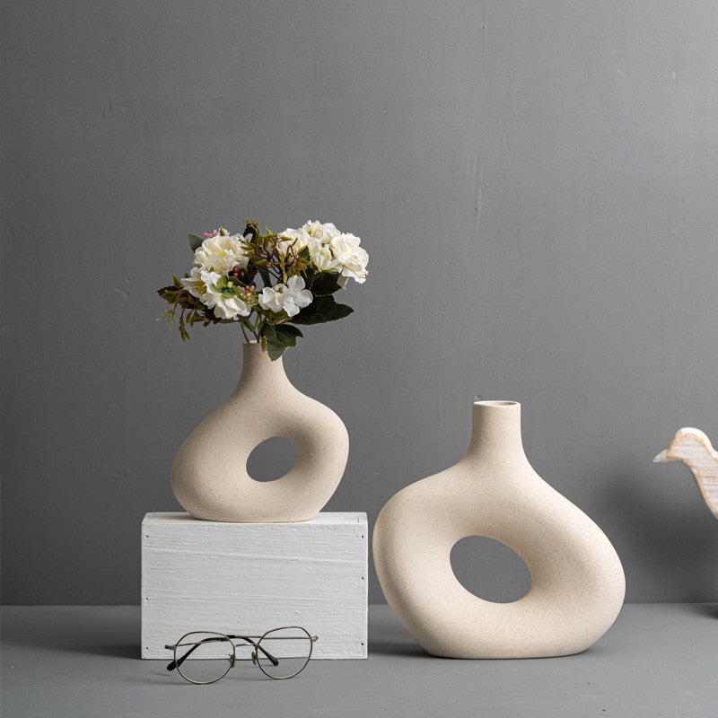 Wazon ceramiczny okrągły z wycięciem w środku