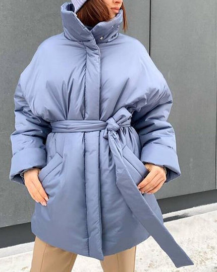 Damska kurtka zimowa wiązana w talii