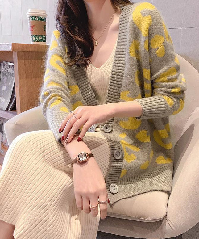 Damski sweter typu kardigan we wzór cętek