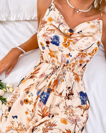 Damski kombinezon na ramiączkach z satynowej tkaniny w kwiaty