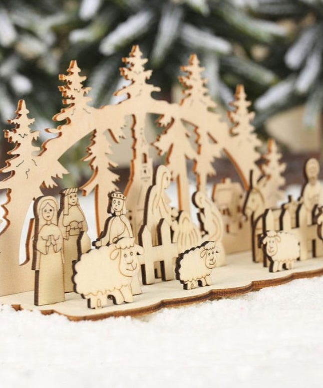 Świąteczna figurka drewniana w kształcie szopki