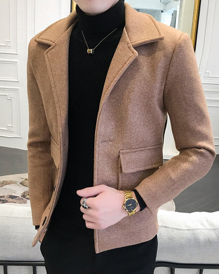 Męski krótki płaszcz z kieszeniami