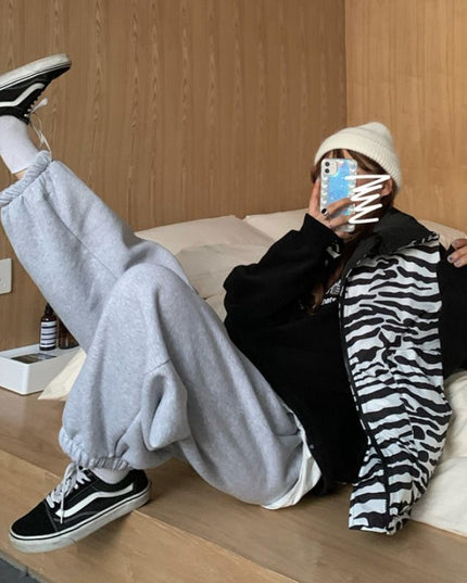 Damskie spodnie dresowe o standardowym kroju