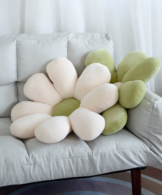 Poduszka dekoracyjna w kształcie stokrotki w jasnych kolorach