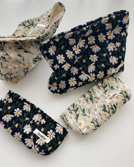 Kosmetyczka podróżna w kwiaty