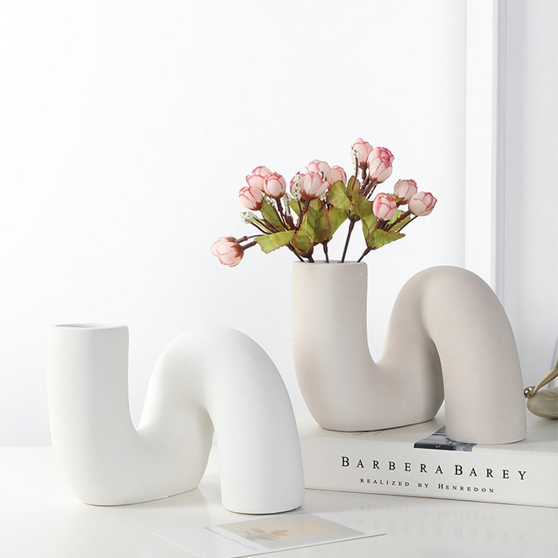 Wazon ceramiczny minimalistyczny w jasnych kolorach