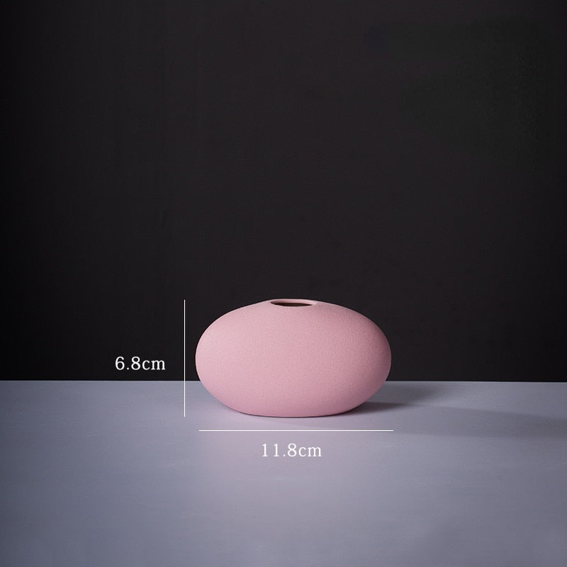Wazon ceramiczny w różowym kolorze