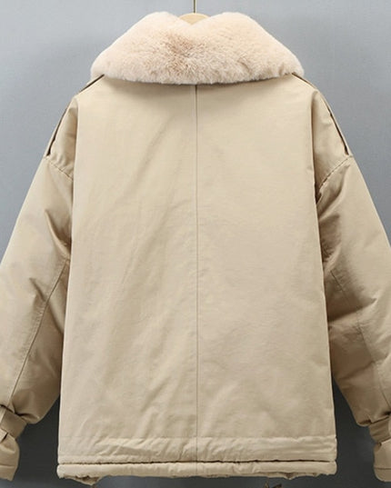 Damska kurtka zimowa o kroju parki z futrzanym kołnierzem