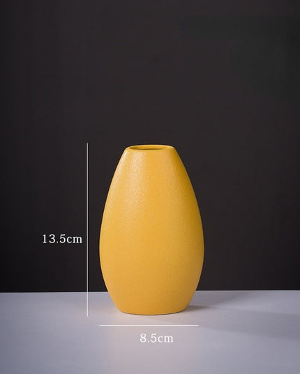 Wazon ceramiczny w żółtym kolorze