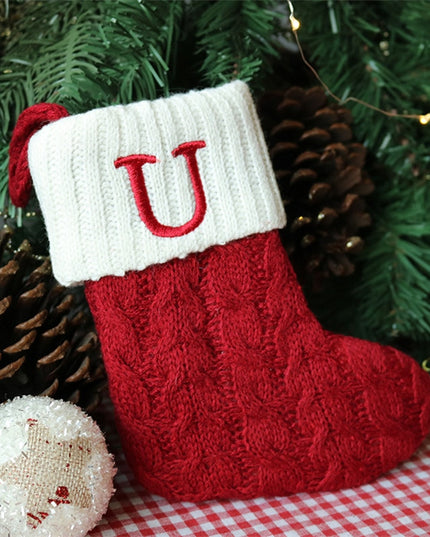 Świąteczna ozdoba wisząca w postaci skarpety z literą U