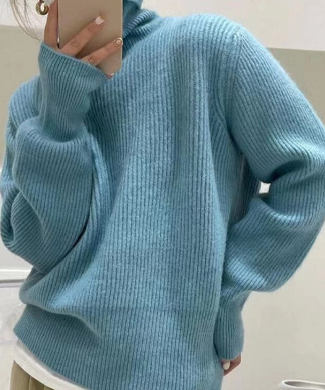 Damski sweter typu golf o kroju oversize