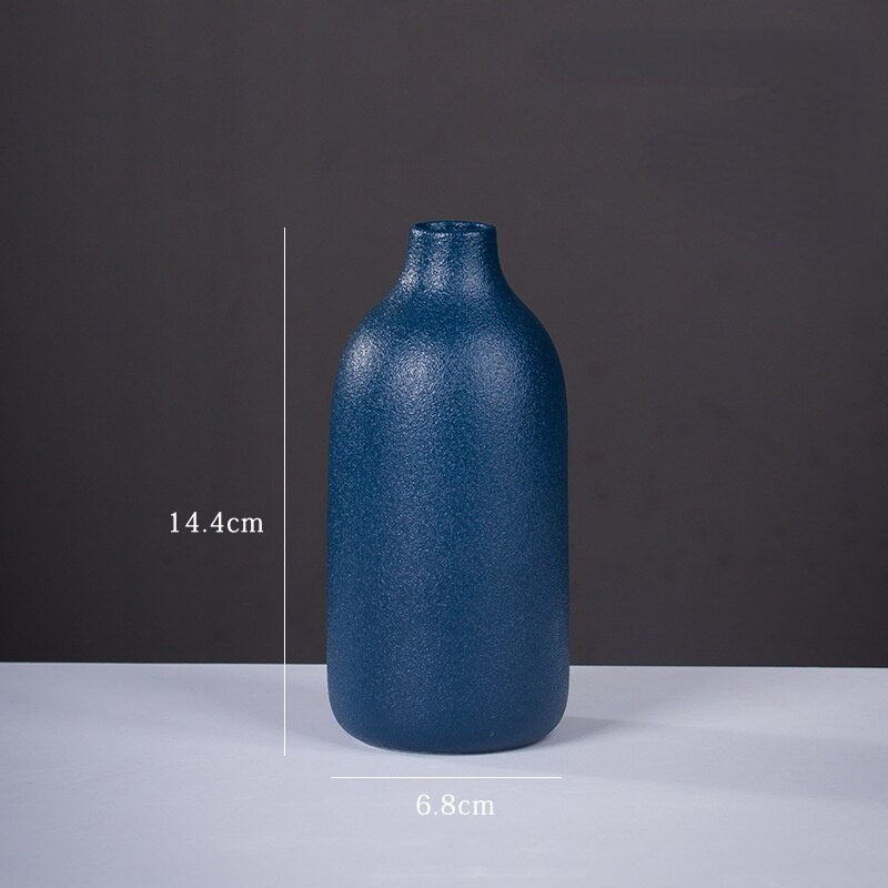 Wazon ceramiczny w granatowym kolorze