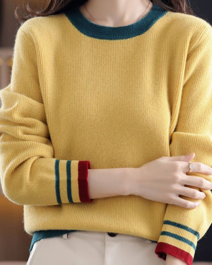 Damski sweter dziergany z kontrastowymi paskami
