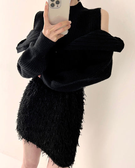 Damski sweter z golfem i odkrytymi ramionami