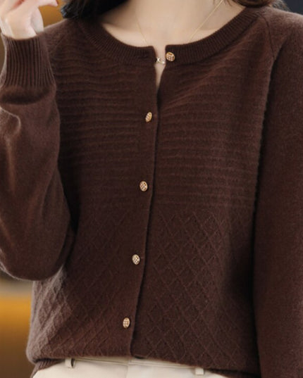 Damski sweter typu kardigan zapinany na guziki