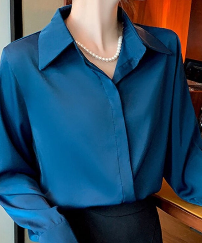 Damska koszula klasyczna z szyfonowego materiału