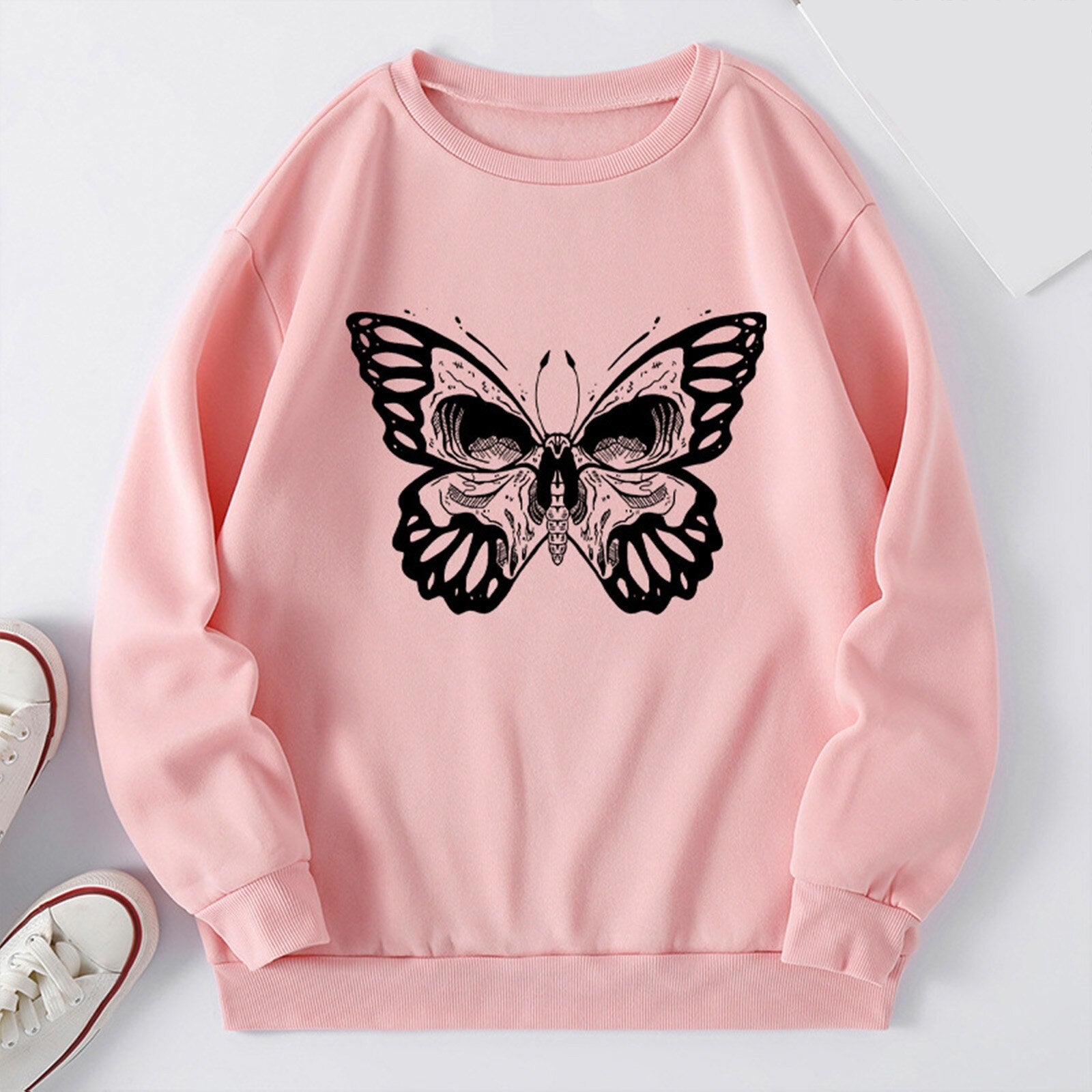 Damska bluza bez kaptura z nadrukiem motyla