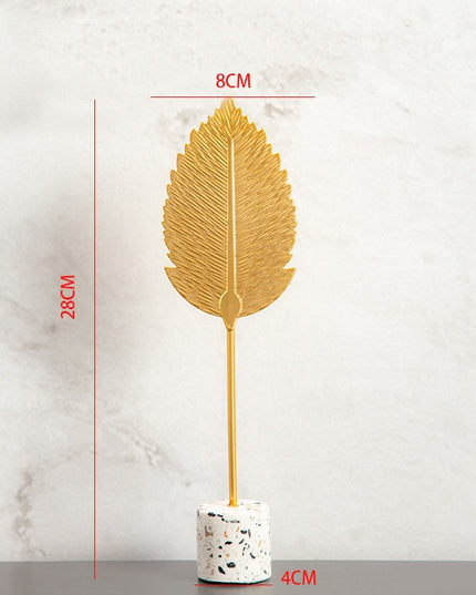 Figurka dekoracyjna liść w złotym kolorze
