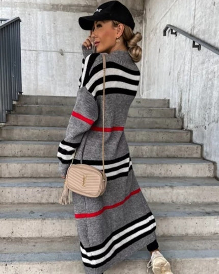 Damski sweter typu kardigan długości do kostek w kratkę