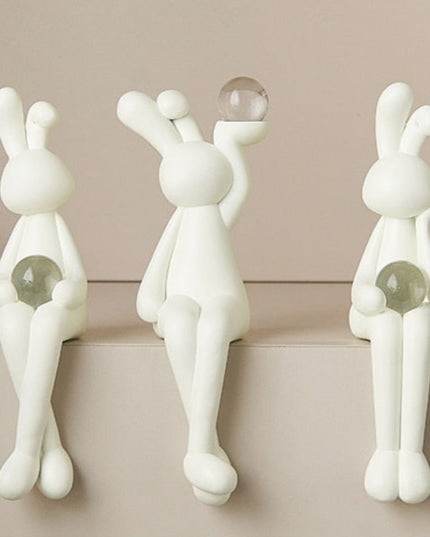 Figurka dekoracyjna królik siedzący w jasnych kolorach