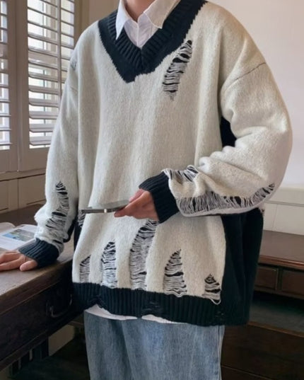 Męski sweter z dekoltem w serek o kroju oversize z przetarciami