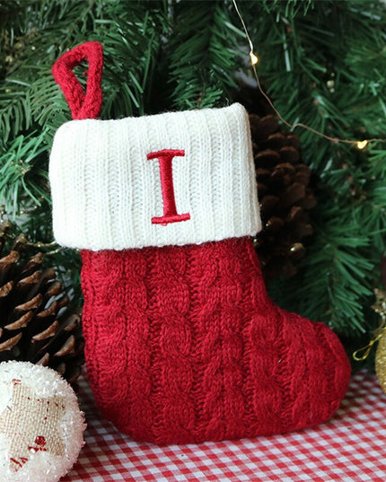 Świąteczna ozdoba wisząca w postaci skarpety z literą I