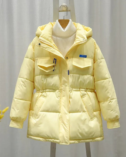 Damska kurtka zimowa taliowana z kapturem