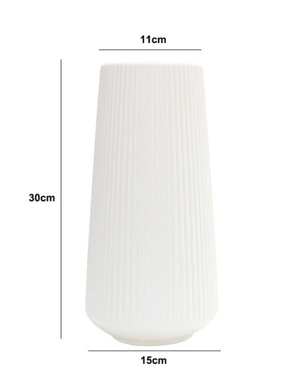 Wazon plastikowy z prążkowanym wykończeniem kształt tuba