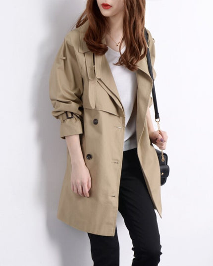 Damski płaszcz dwurzędowy z podwiniętymi rękawami