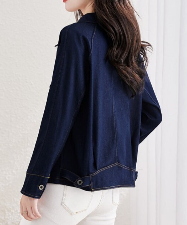 Damska kurtka jeansowa o prostym kroju