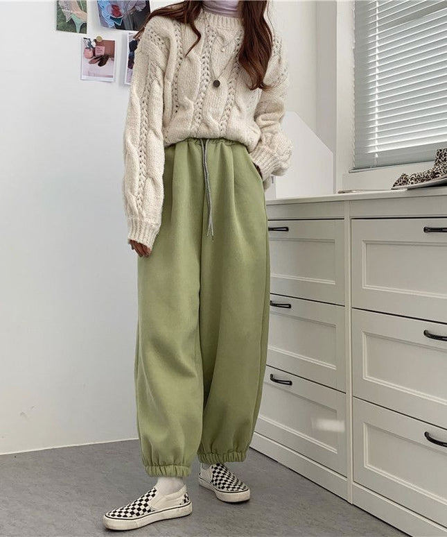 Damskie spodnie dresowe o standardowym kroju