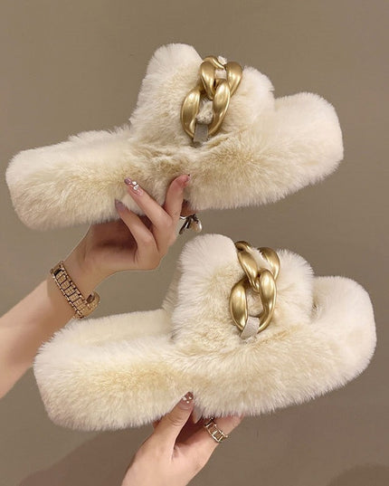 Damskie klapki z futrem i klamrą
