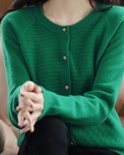 Damski sweter typu kardigan zapinany na guziki