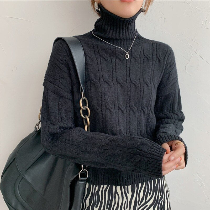 Damski sweter teksturowany z golfem