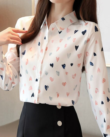 Damska klasyczna koszula ze wzorem w serca