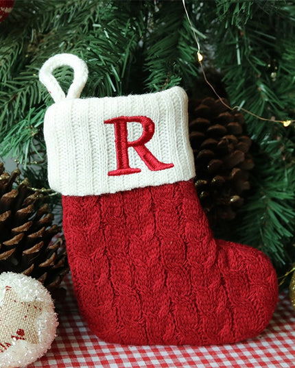 Świąteczna ozdoba wisząca w postaci skarpety z literą R