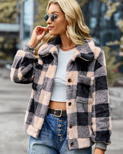 Damska kurtka przejściowa w kratkę ocieplana