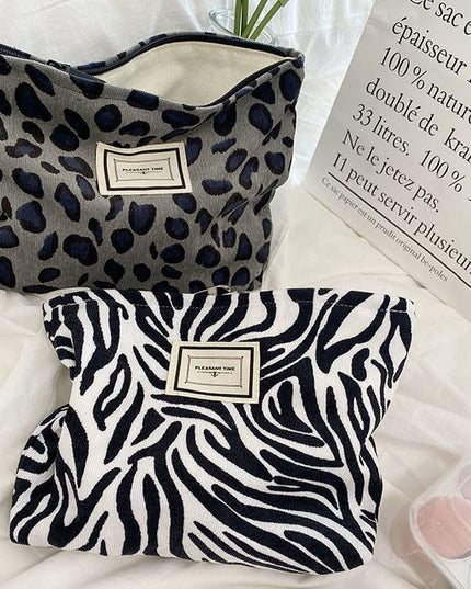 Kosmetyczka podróżna w panterkę zwierzęcy wzór