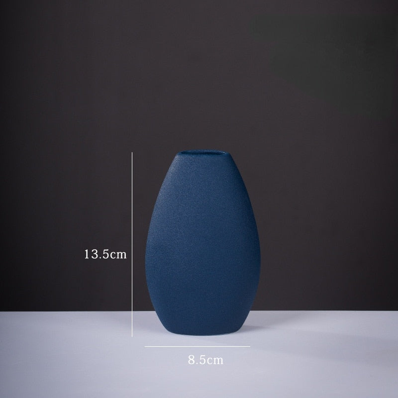 Wazon ceramiczny w granatowym kolorze