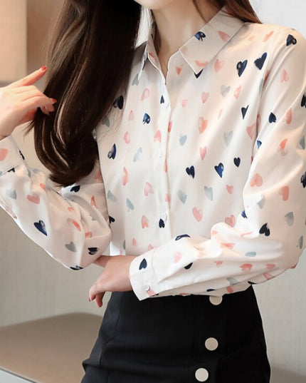 Damska klasyczna koszula ze wzorem w serca
