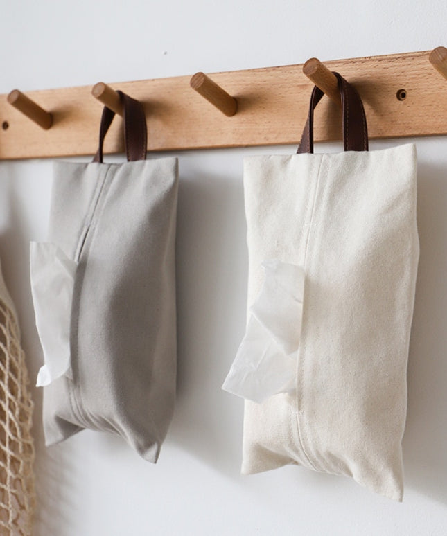 Pudełko na chusteczki z zawieszką w jasnych kolorach