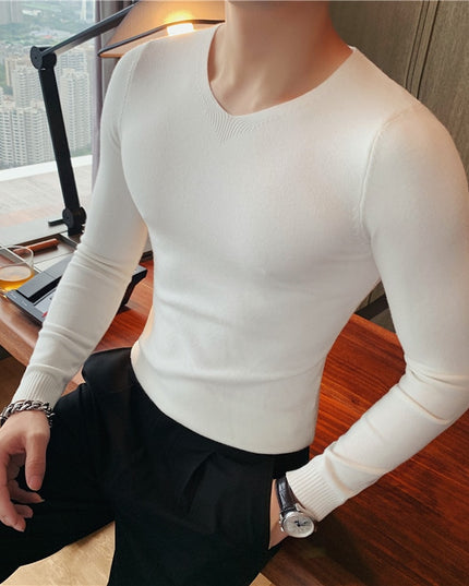 Męski sweter z dekoltem w serek o dopasowanym kroju