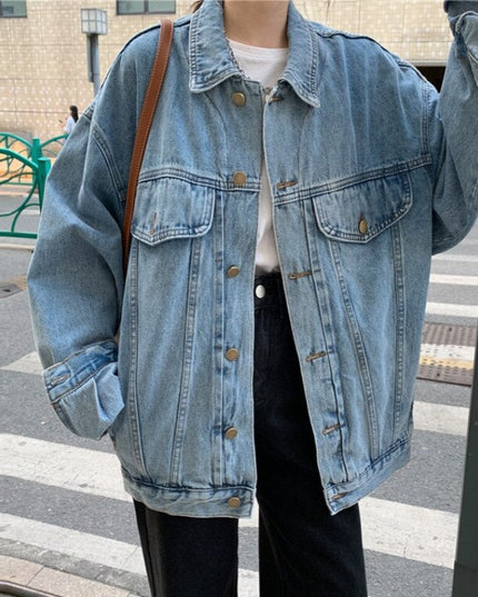 Damska kurtka jeansowa klasyczna oversize z dużymi kieszeniami