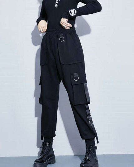 Damskie spodnie cargo z łancuszkiem