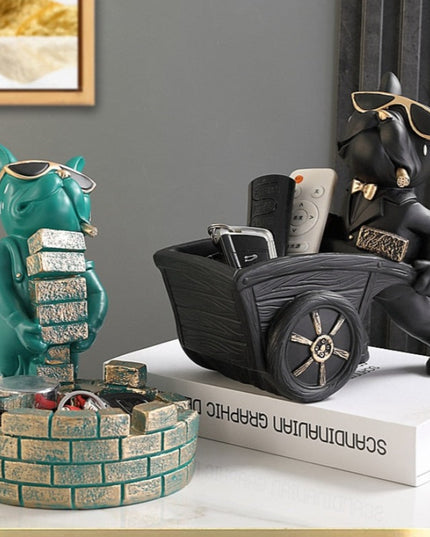 Figurka funkcjonalna buldog francuski ze złotymi dodatkami