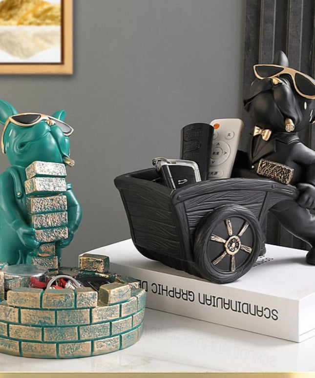 Figurka funkcjonalna buldog francuski ze złotymi dodatkami