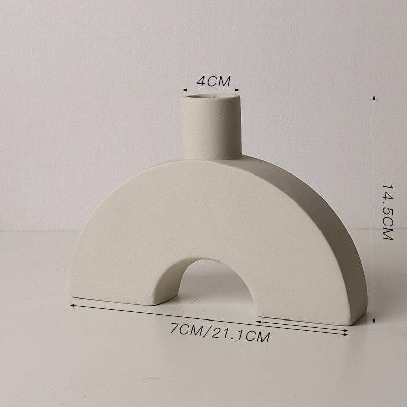 Wazon ceramiczny minimalistyczny w jasnych kolorach