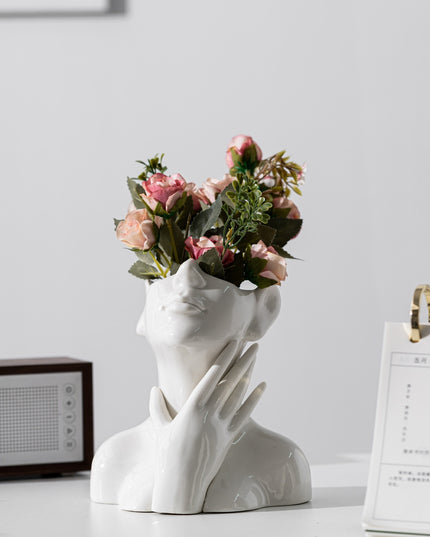 Wazon dekoracyjny w kształcie ludzkiej głowy