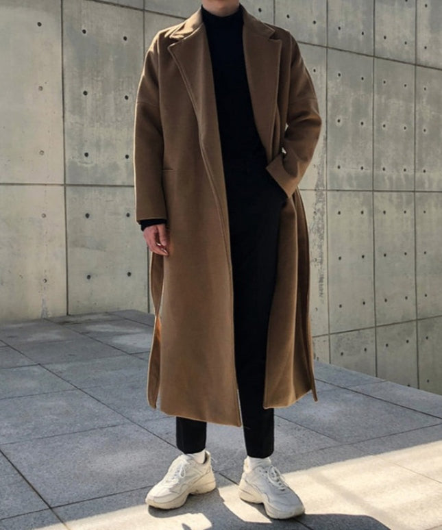 Męski klasyczny zimowy płaszcz o prostym kroju z wiązaniem