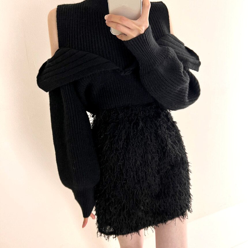 Damski sweter z golfem i odkrytymi ramionami